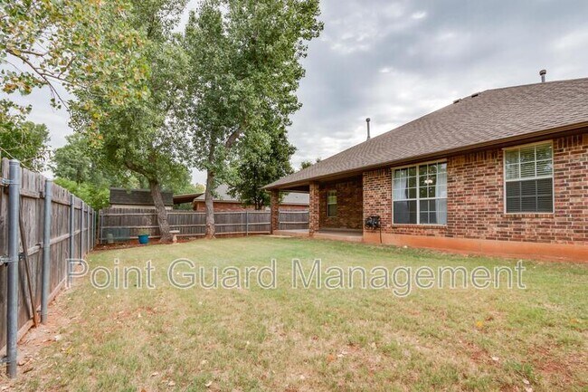 Building Photo - 10517 Queensbury Dr