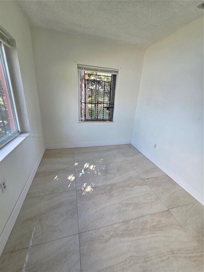 Building Photo - 890 NW 106th St