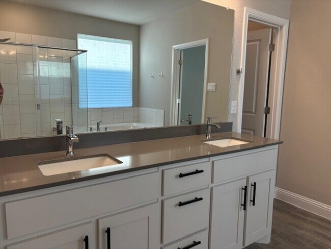Building Photo - 1017 Greencove Dr