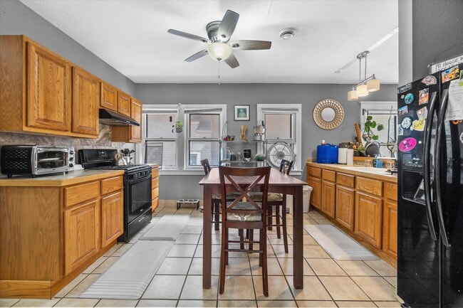 Building Photo - 750 N 34th St