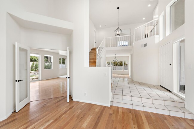 Building Photo - 8 Via Jazmin