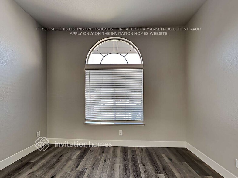 Building Photo - 621 Hovey Way