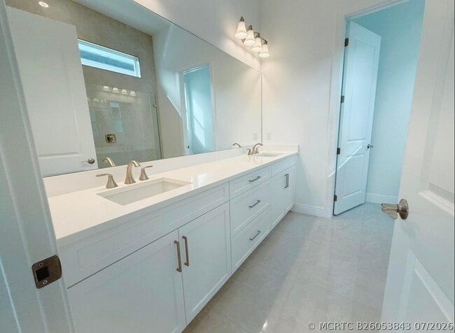 Building Photo - 5066 Lido Key Ln