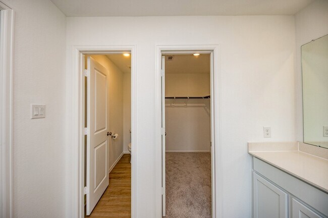 Building Photo - 27122 River Birch Ridge Dr