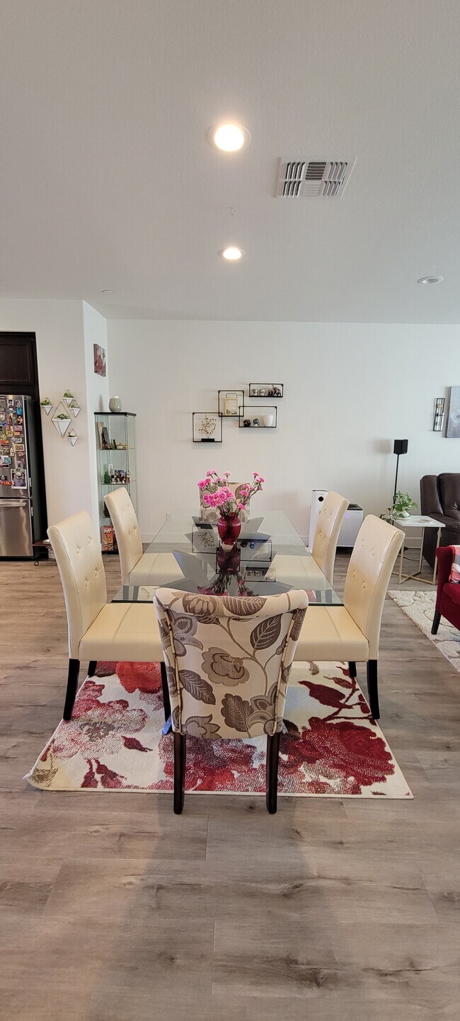 Dining Area - 5721 Sterling St