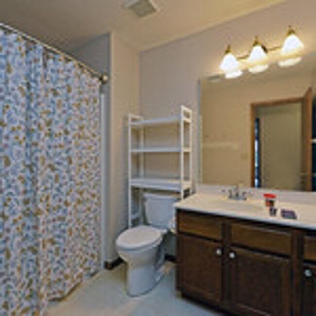Building Photo - 144 Primrose Ct