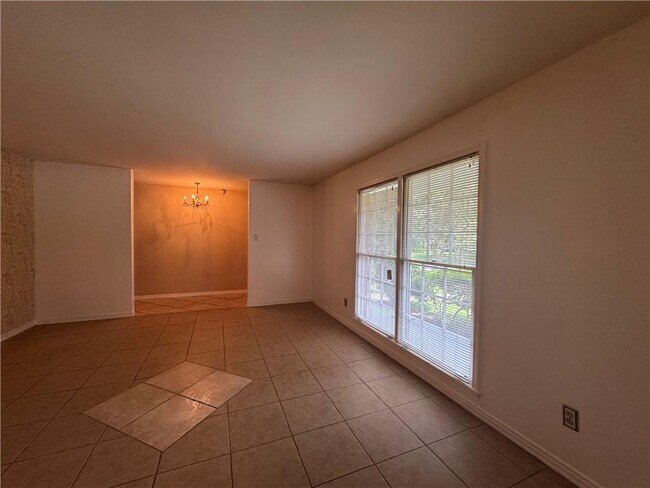 Building Photo - 1054 Gallen Ct