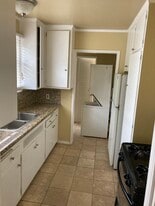 Building Photo - 1526 E Wilson Ave