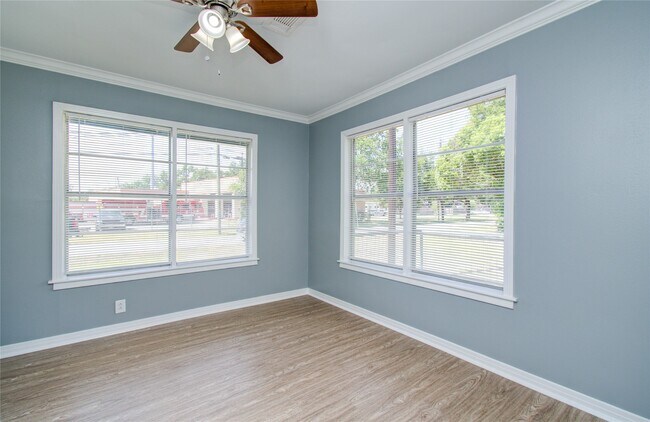 Building Photo - 1108 Kern St