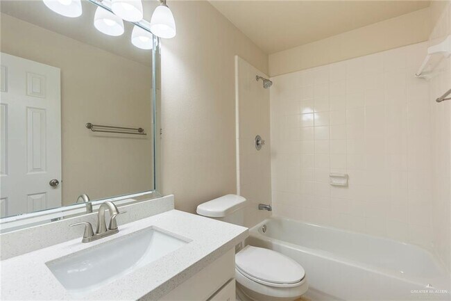 Building Photo - 4202 Santa Marina St