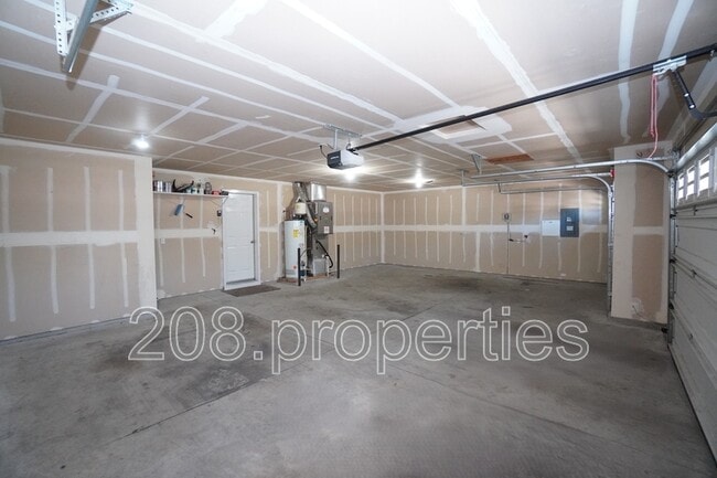 Building Photo - 2934 NW 11th Ave