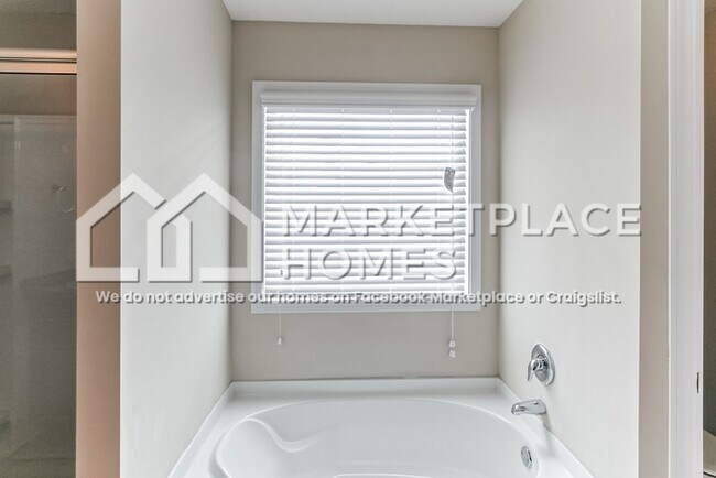 Building Photo - 315 Archie Way