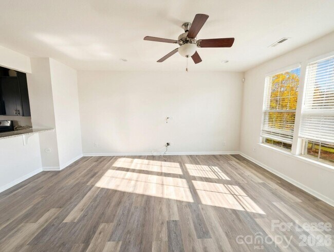 Building Photo - 3014 Potomac River Pkwy