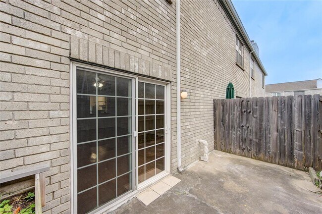 Building Photo - 7657 Cambridge St
