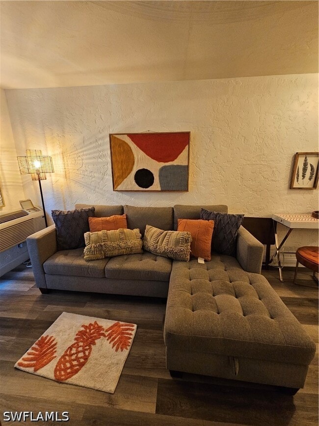 Building Photo - 828 Wiggins Pass Rd