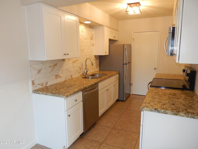 Building Photo - 3618 E Montecito Ave