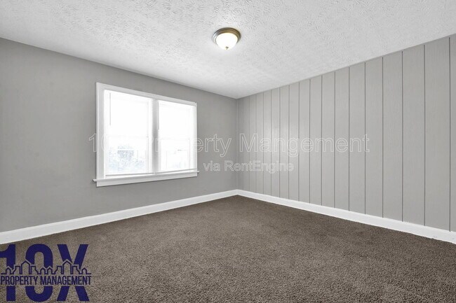 Building Photo - 1097 E 21st Ave