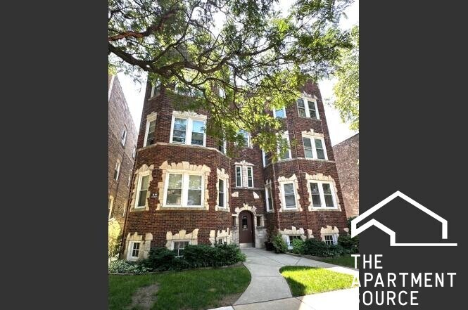 Building Photo - 2641 W Carmen Ave