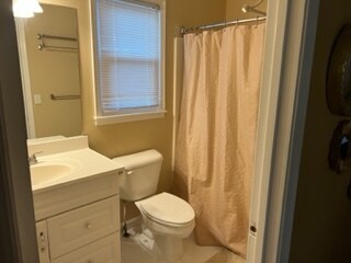 2nd floor hallway bathroom - 3880 Strawberry Path NW