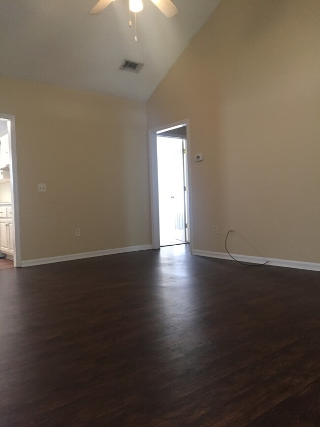 Building Photo - 5606 Landings Pkwy