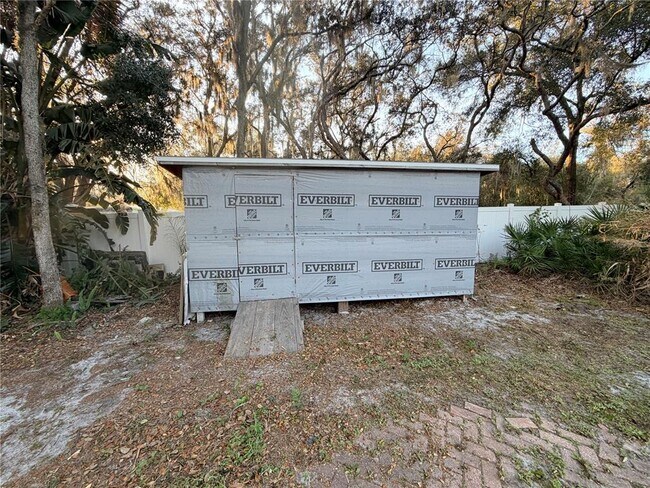 Building Photo - 5195 Countryside Ct