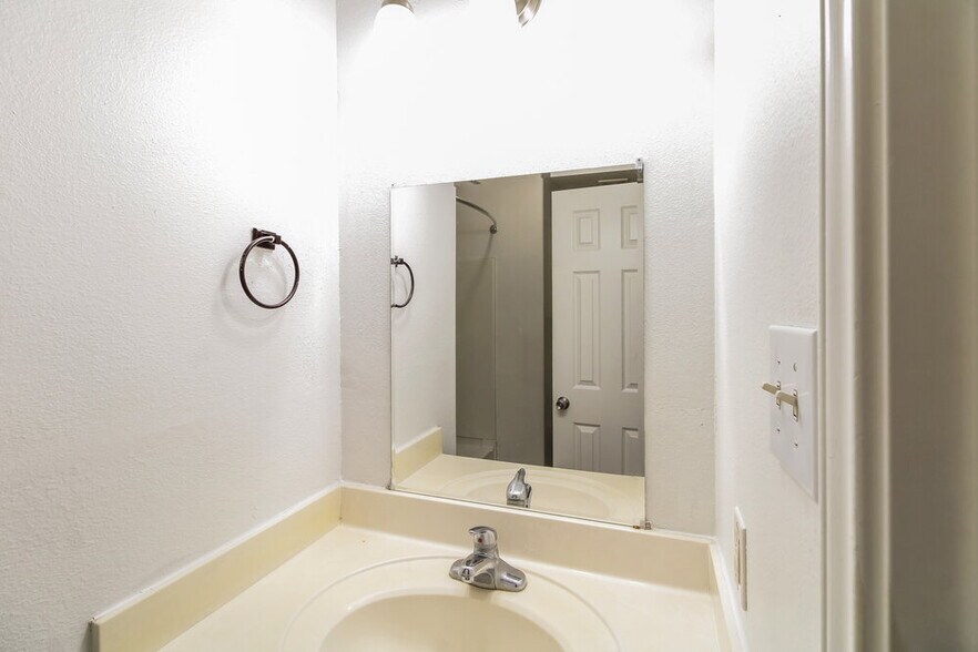 Building Photo - 3822 Enclave Mist Ln