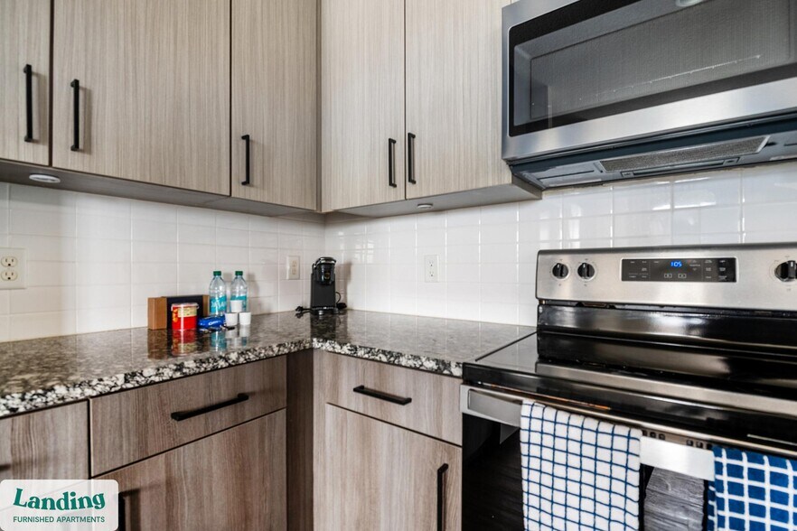 Building Photo - 2439 Casona Ln