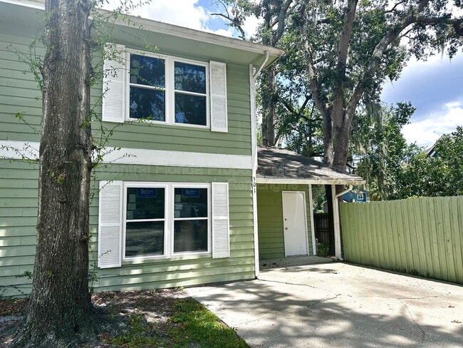 Building Photo - 501 Yellowwood Ct