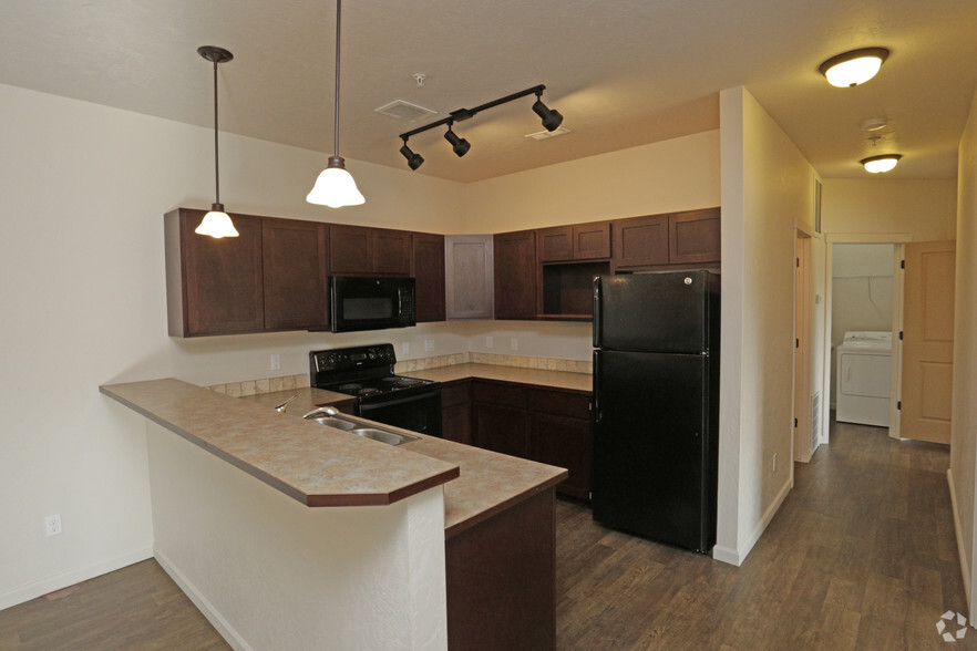 3BR, 2BA - 1,228 SF - Residence at Mill River