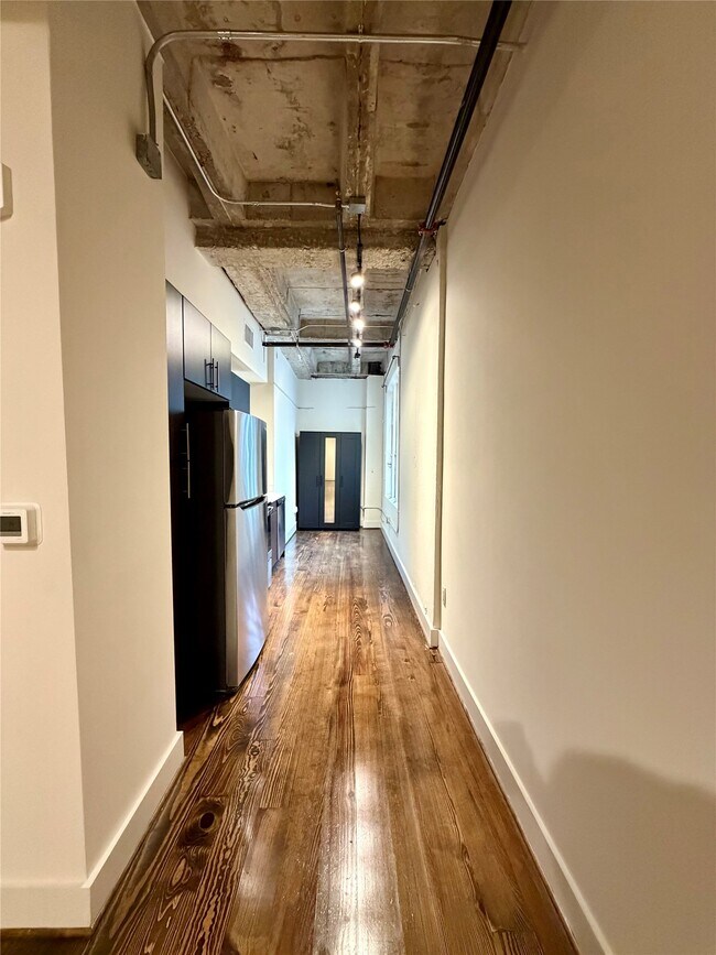 Building Photo - 4411 Dallas St