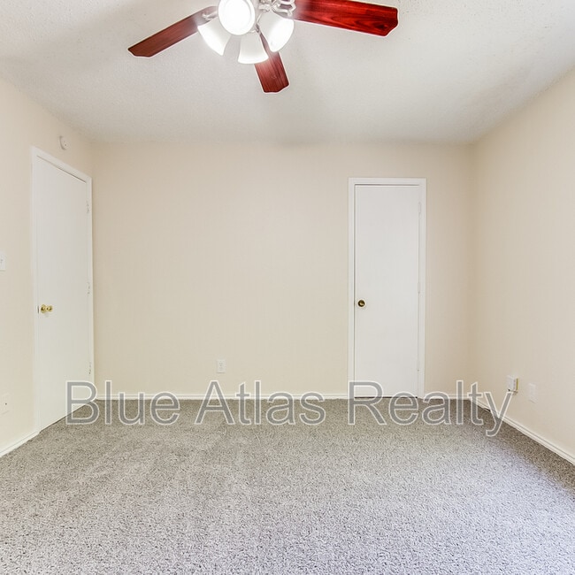 Building Photo - 8133 Foxfire Ln