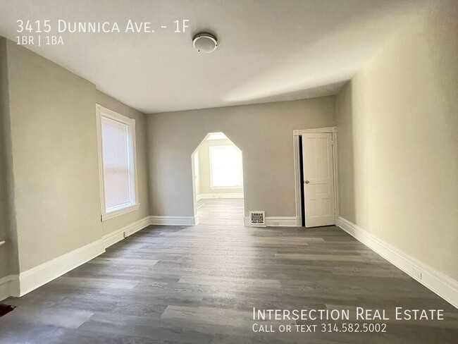 Building Photo - Very Spacious 1 Bedroom w/ High Ceilings a...