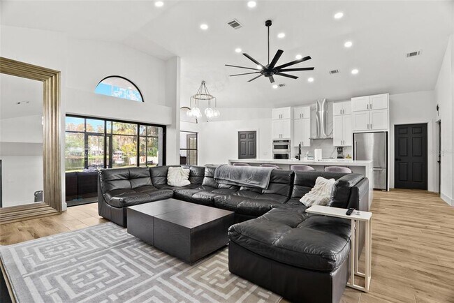 Building Photo - 15912 Willowdale Rd