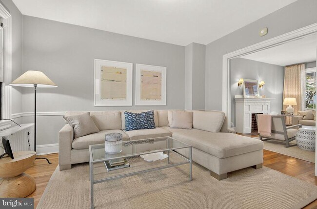 Building Photo - 3822 Beecher St NW