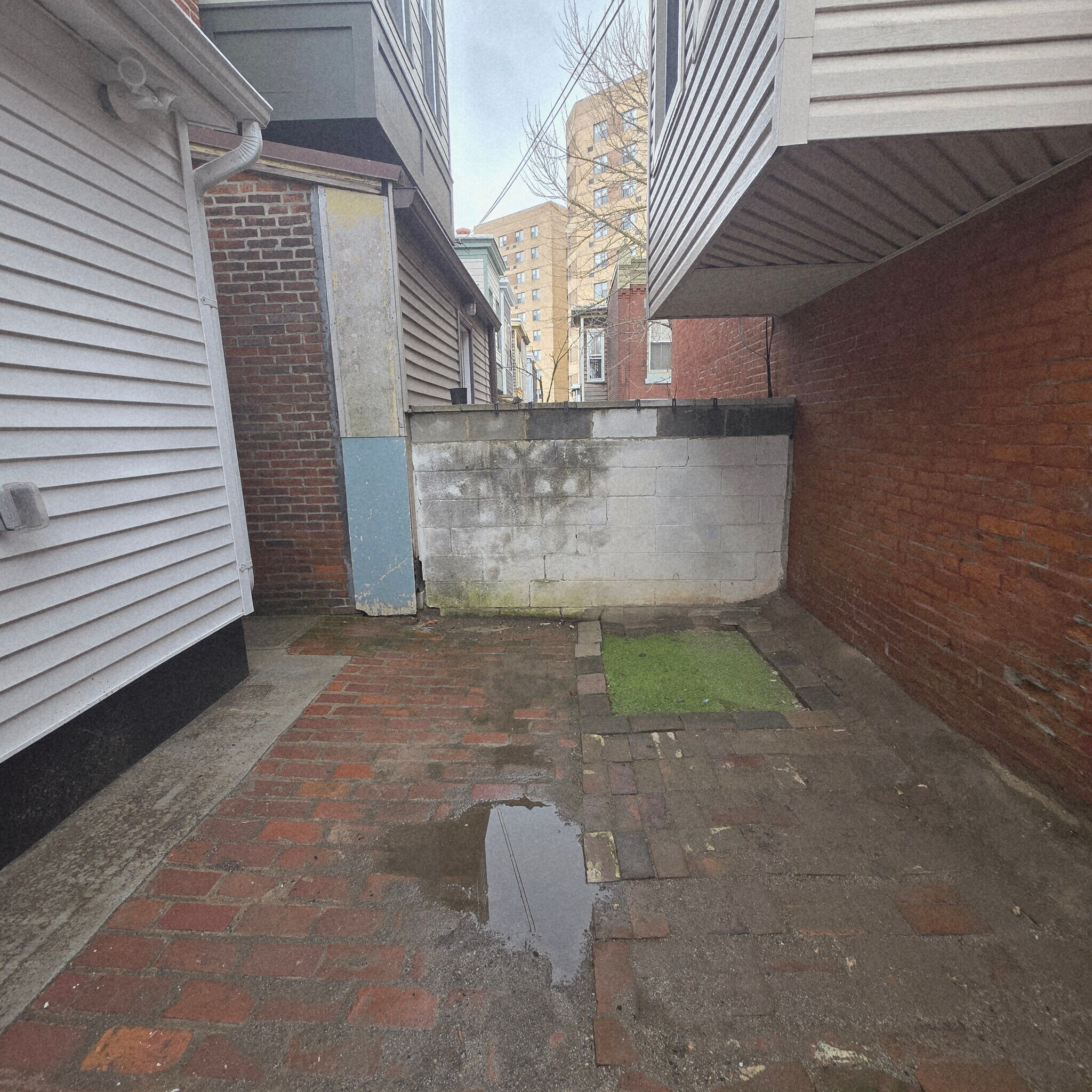 Building Photo - 768 N 26th St