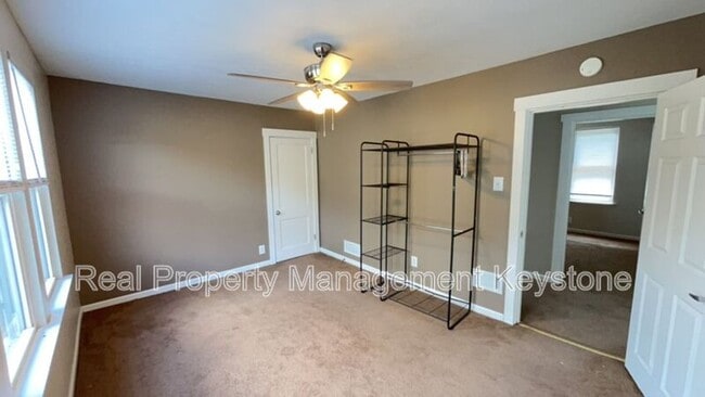 Building Photo - 303 Lexington Ct