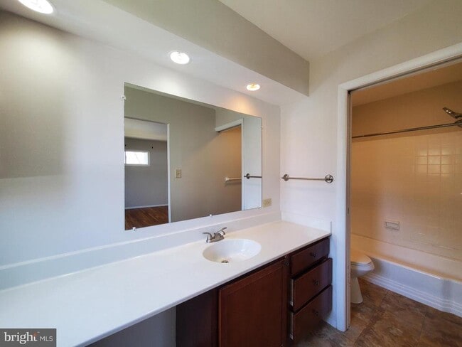 Building Photo - 702 W Edmonston Dr