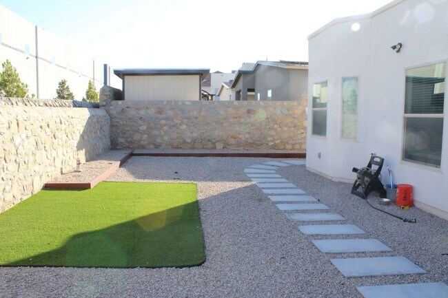 Building Photo - 163 Via Rojas Dr