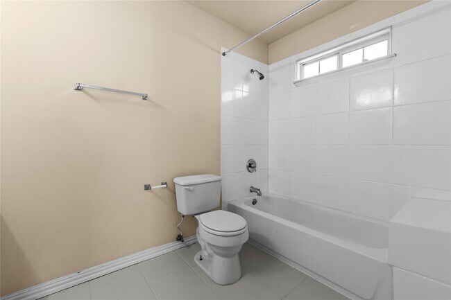 Building Photo - 9611 Elmview Pl