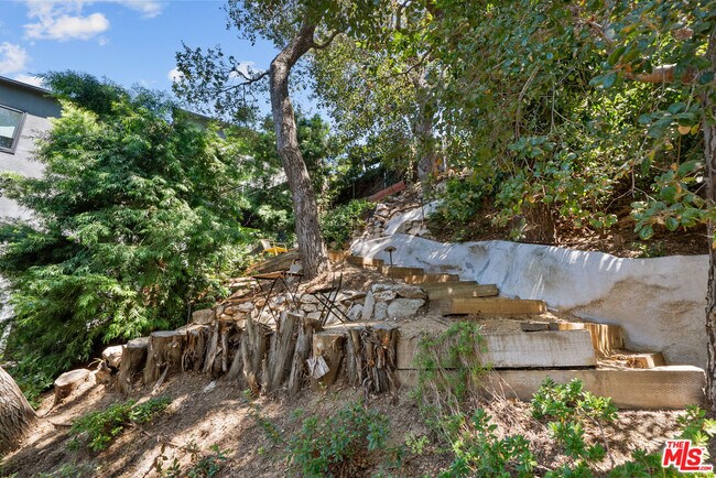 Building Photo - 8316 Maple Dr