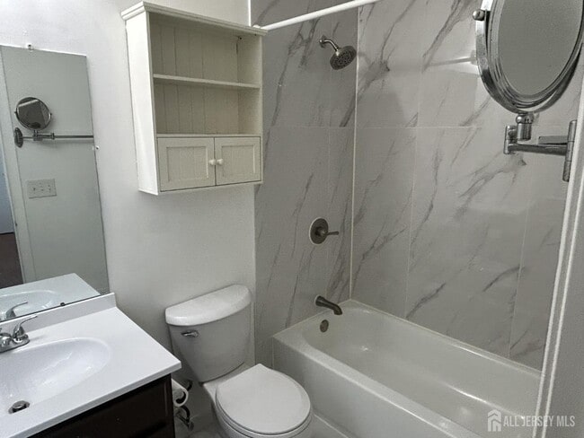 Building Photo - 53 Boxgrove Pl