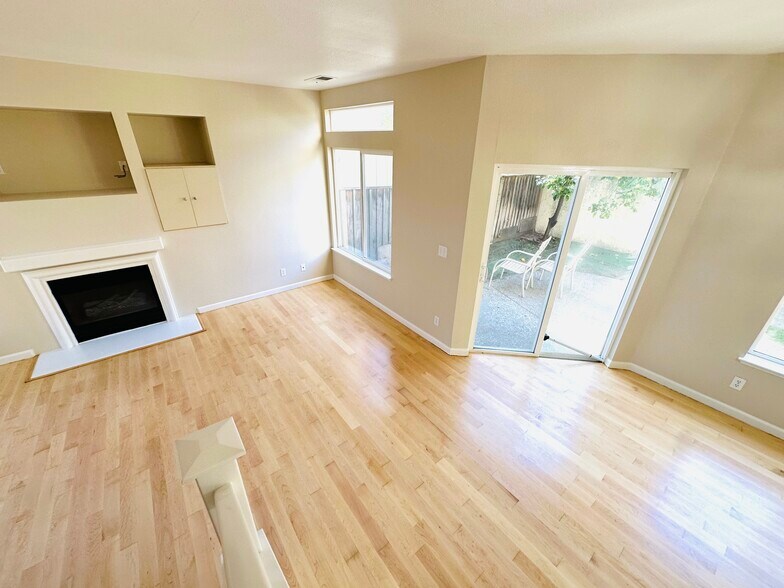 Building Photo - 3729 Seine Ct