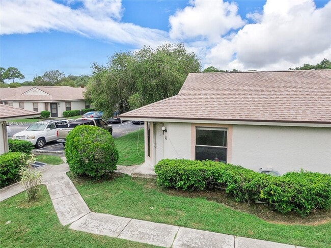 Building Photo - 2828 Stoneway Ln