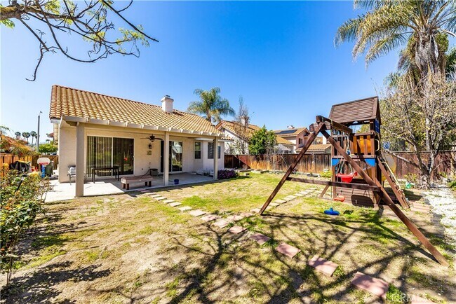 Building Photo - 27456 Swallow Ct
