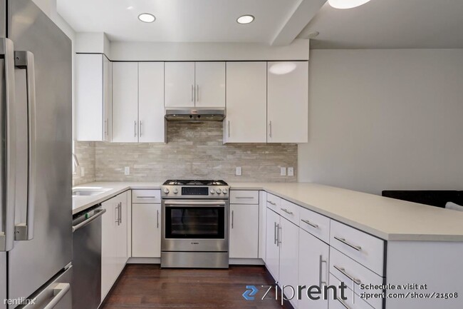 Building Photo - 1 br, 1 bath Condo - 555 Innes Ave, San Fr...