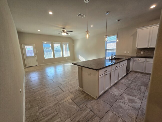 Building Photo - 511 Yellow Bullhead Ct