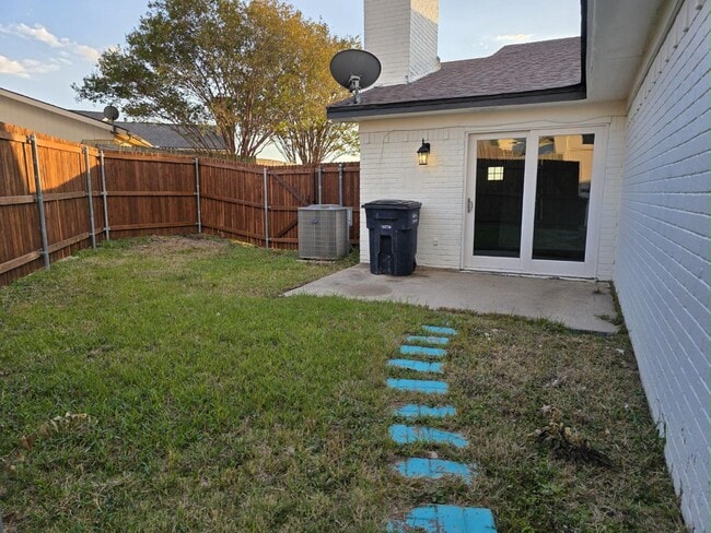 Building Photo - 7206-7206 Vista Cliff Dr