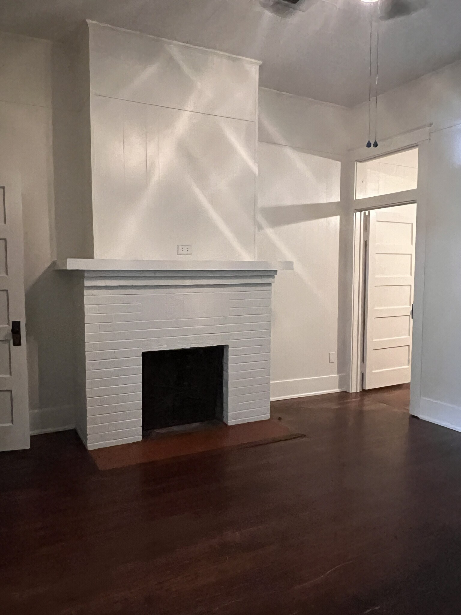 Living Room - 630 N 6th St