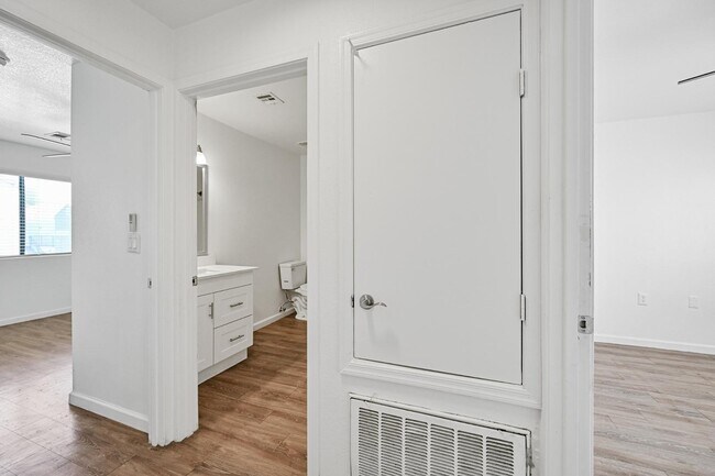 Building Photo - 3065 N 67th Ave