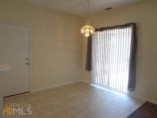 Building Photo - 45 Chemin Pl